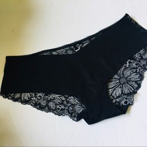 VS Seamless Hiphugger Lace Back